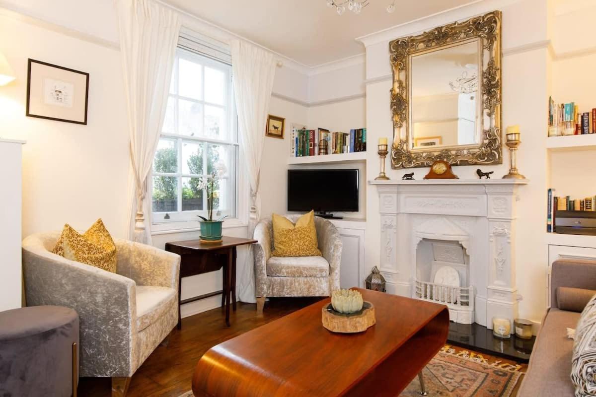 Beautiful Georgian Home In The Heart Of Chichester Exterior foto