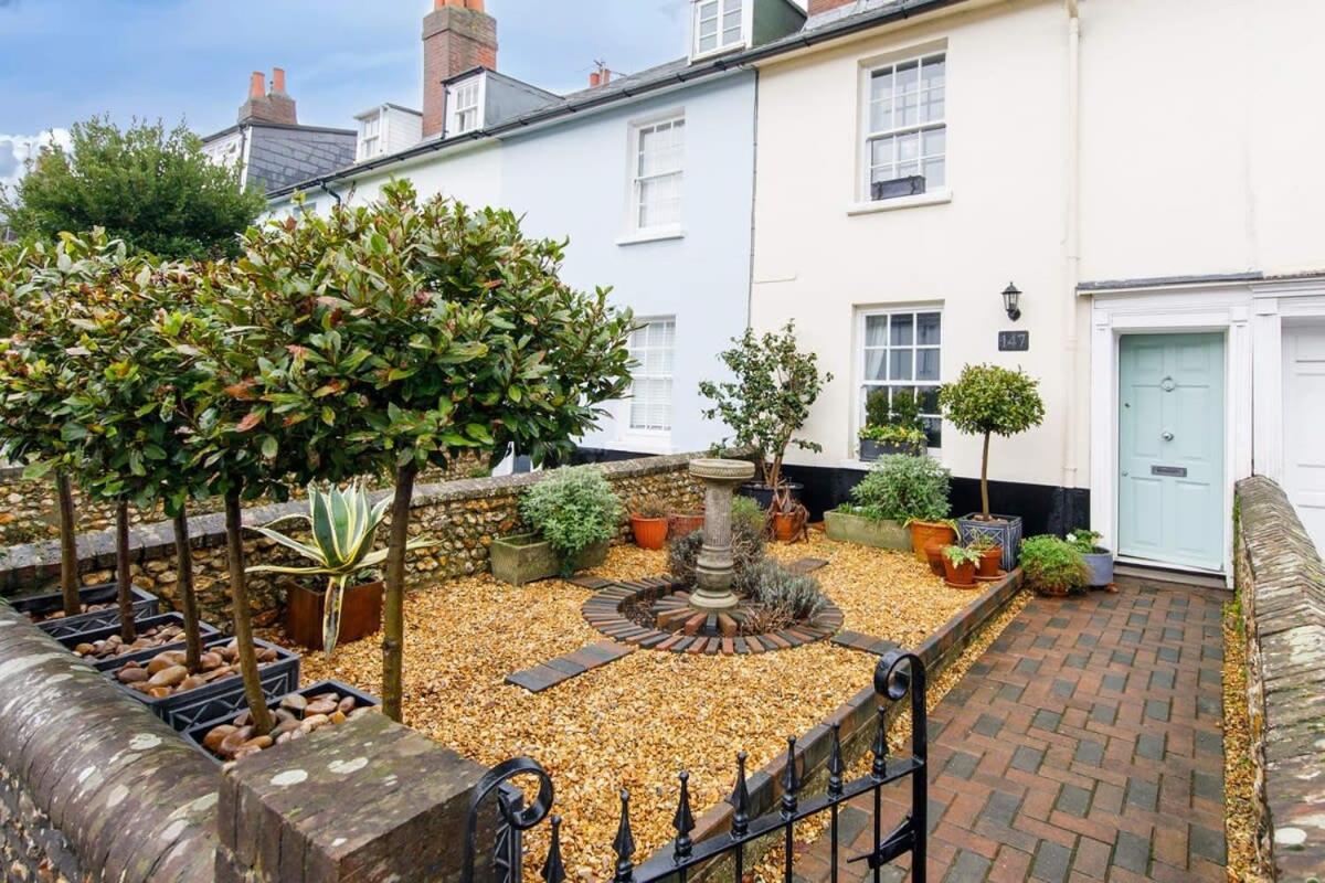 Beautiful Georgian Home In The Heart Of Chichester Exterior foto